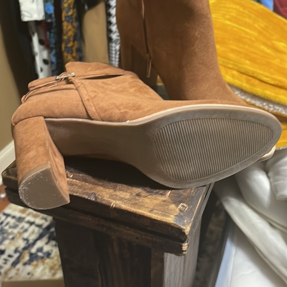 Perfect Booties - Picture 4 of 4